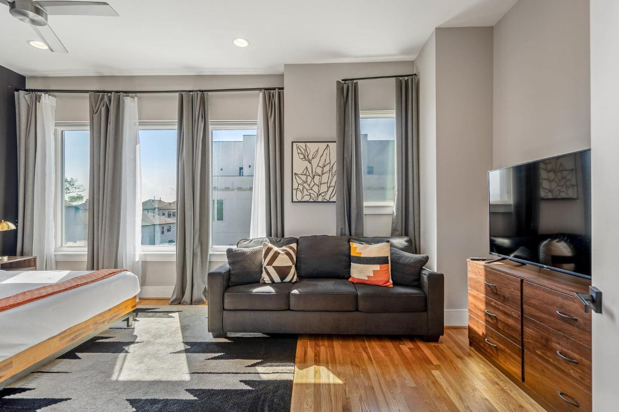 Villa Luxury Downtown Getaway With Breathtaking Views Houston Esterno foto