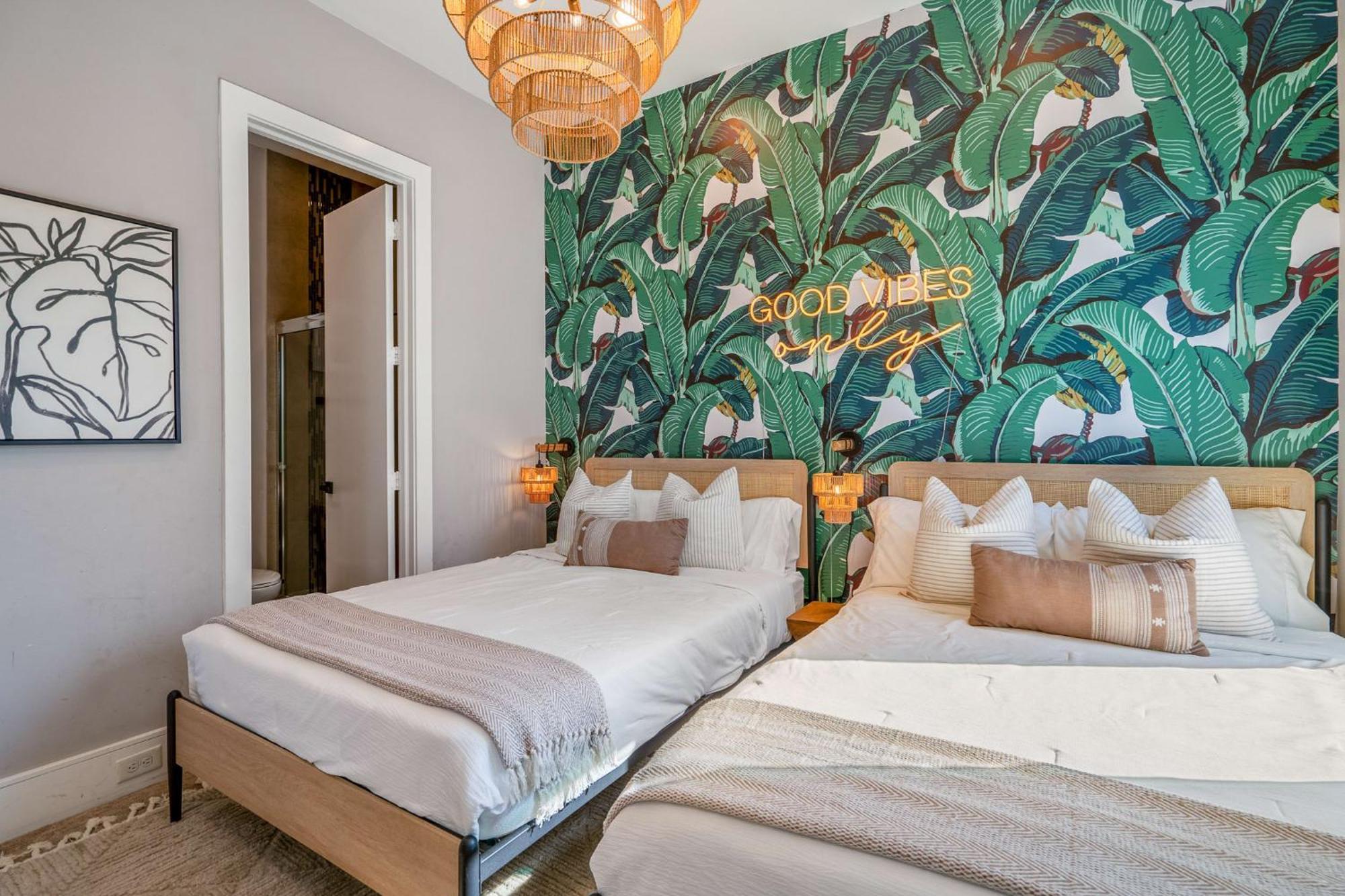 Villa Luxury Downtown Getaway With Breathtaking Views Houston Esterno foto