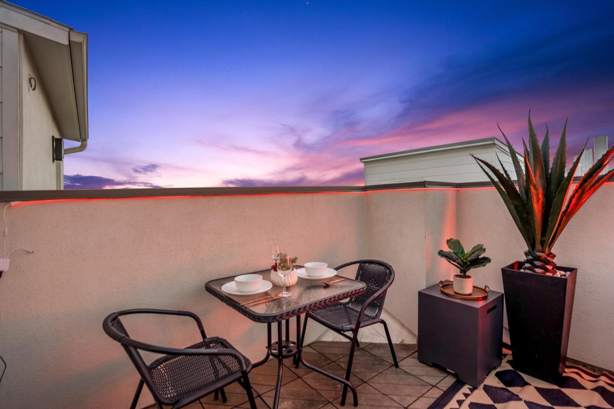Villa Luxury Downtown Getaway With Breathtaking Views Houston Esterno foto