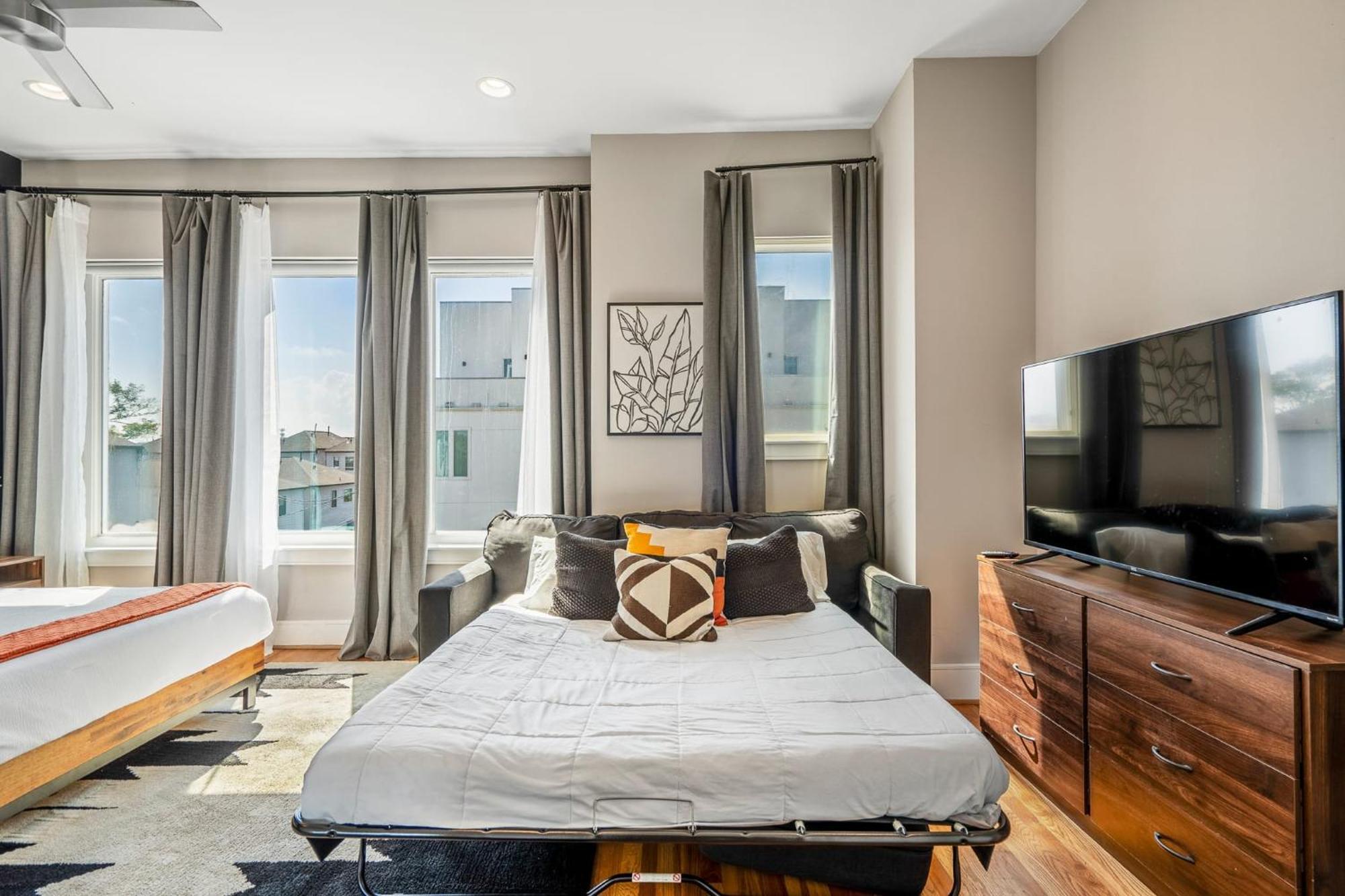 Villa Luxury Downtown Getaway With Breathtaking Views Houston Esterno foto
