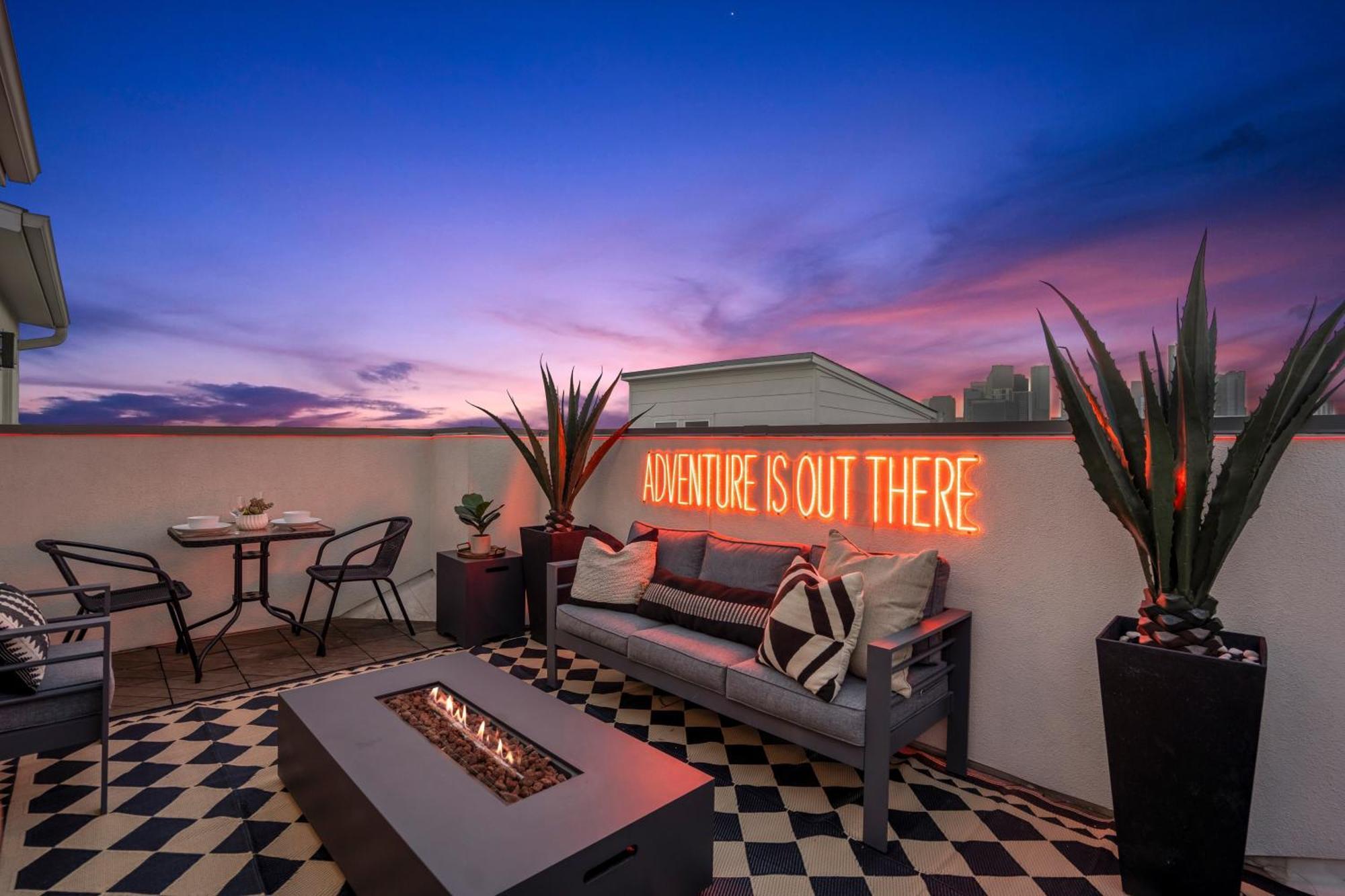 Villa Luxury Downtown Getaway With Breathtaking Views Houston Esterno foto